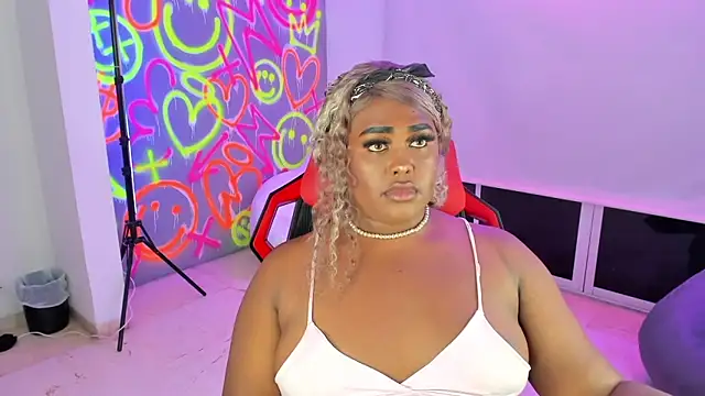 Snapshot of GEANNAROSE chatting on 01-15-25, 07:05 GEANNAROSE online show from 01-15-25, 07:05