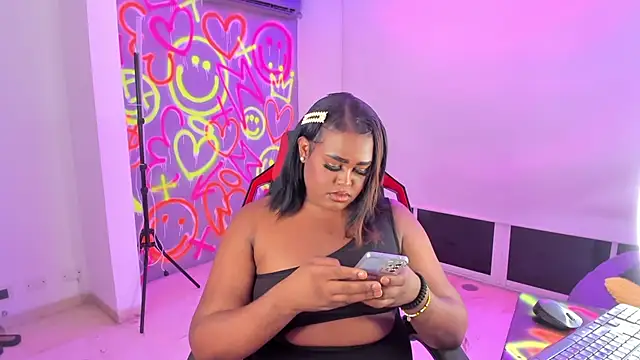 Snapshot of GEANNAROSE chatting on 01-23-25, 04:52 GEANNAROSE online show from 01-23-25, 04:52