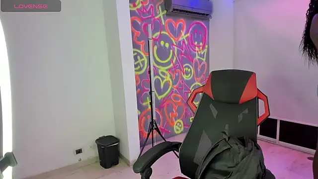 Snapshot of GEANNAROSE chatting on 03-05-25, 11:38 GEANNAROSE online show from 03-05-25, 11:38