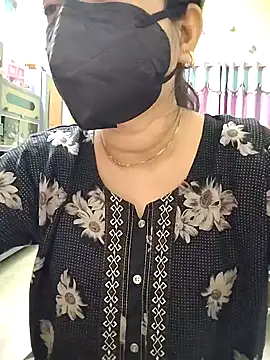 Snapshot of Royalgirl667 chatting on 12-05-24, 01:36 Royalgirl667 online show from 12-05-24, 01:36