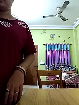 Snapshot of Royalgirl667 chatting on 12-06-24, 04:47 Royalgirl667 online show from 12-06-24, 04:47