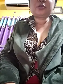 Snapshot of Royalgirl667 chatting on 12-09-24, 04:37 Royalgirl667 online show from 12-09-24, 04:37