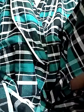 Snapshot of Royalgirl667 chatting on 12-26-24, 02:01 Royalgirl667 online show from 12-26-24, 02:01