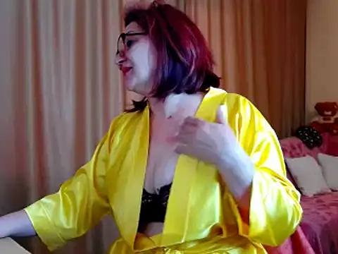 Snapshot of EdithCharm chatting on 03-11-25, 03:45 EdithCharm online show from 03-11-25, 03:45