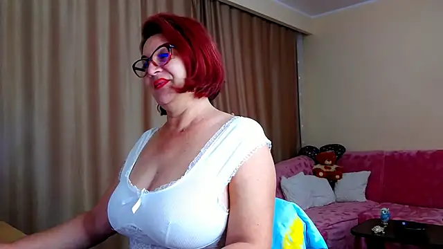 Snapshot of EdithCharm chatting on 10-04-25, 02:48 EdithCharm online show from 10-04-25, 02:48