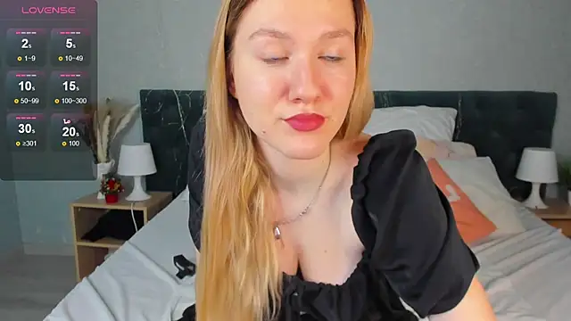 Mariel Brown online show from 12-24-24, 03:05