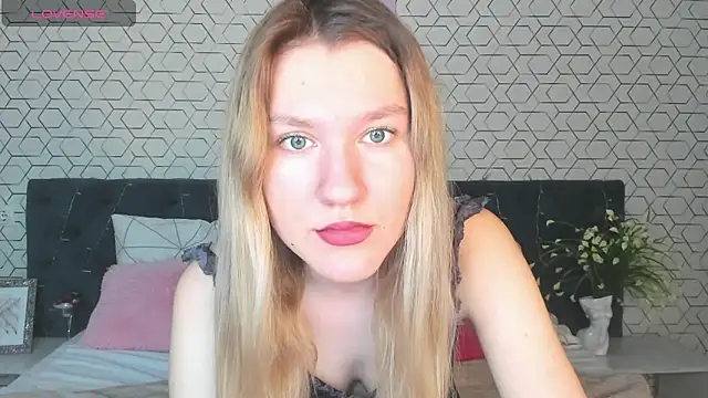 Mariel Brown online show from 01-07-25, 03:02