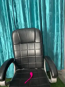 Snapshot of poision51 chatting on 02-10-25, 11:36 poision51 online show from 02-10-25, 11:36