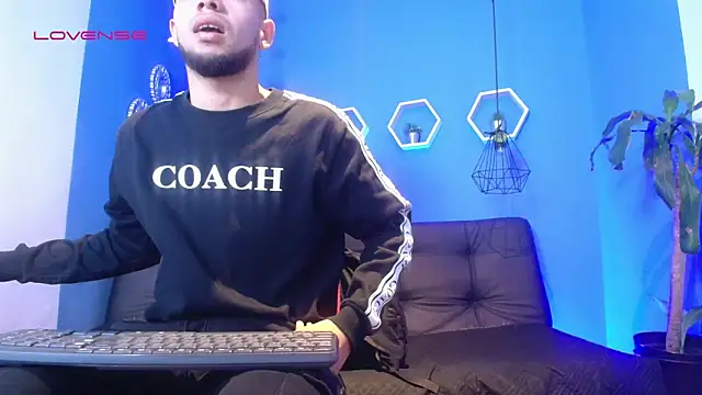 Snapshot of jhon_ath chatting on 11-21-25, 04:11 jhon ath online show from 11-21-25, 04:11