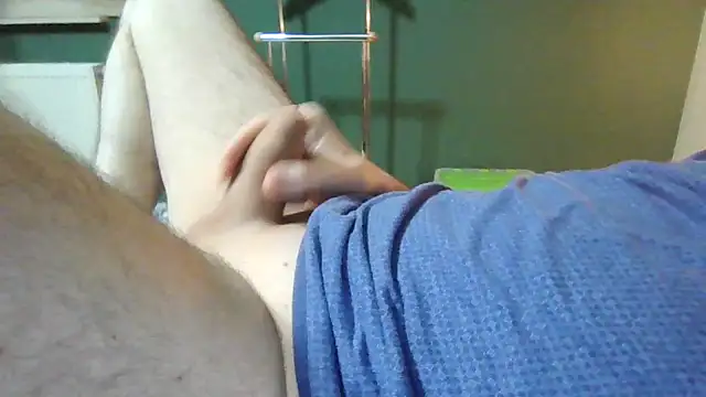 Snapshot of brtbrlss chatting on 12-16-25, 05:01 brtbrlss online show from 12-16-25, 05:01