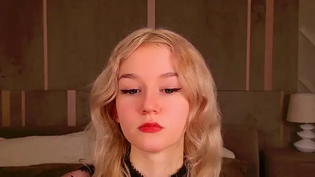 Snapshot of NaomiLoys chatting on 02-09-25, 05:11 NaomiLoys online show from 02-09-25, 05:11