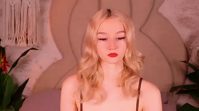 NaomiLoys online show from 01-16-26, 11:03