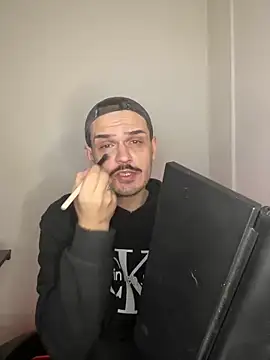 bearded beauty online show from 02-02-25, 04:11