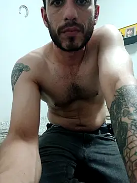 Snapshot of jhonyhot9292 chatting on 10-25-25, 01:35 jhonyhot9292 online show from 10-25-25, 01:35