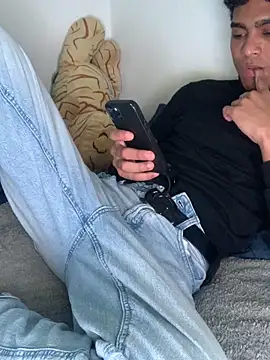 Snapshot of Ryan-hot chatting on 10-30-25, 12:12 Ryan-hot online show from 10-30-25, 12:12