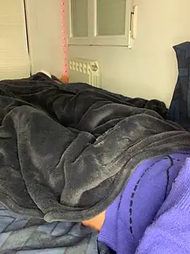 Snapshot of Ryan-hot chatting on 11-06-25, 05:14 Ryan-hot online show from 11-06-25, 05:14