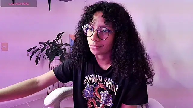 Snapshot of Elektra_williams chatting on 02-08-25, 01:54 Elektra williams online show from 02-08-25, 01:54