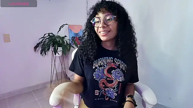Snapshot of Elektra_williams chatting on 02-18-25, 10:03 Elektra williams online show from 02-18-25, 10:03