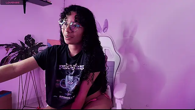 Snapshot of Elektra_williams chatting on 03-06-25, 01:48 Elektra williams online show from 03-06-25, 01:48