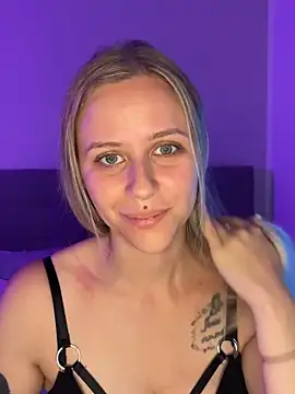 lunawolf21 online show from 10-07-25, 06:21