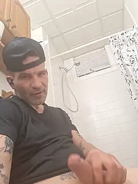 Snapshot of johnnyrockit chatting on 04-13-26, 04:29 johnnyrockit online show from 04-13-26, 04:29