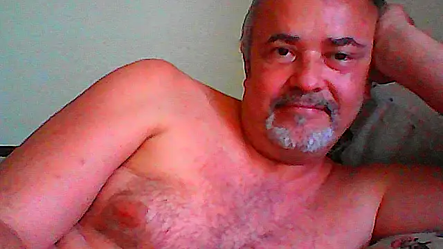 Snapshot of GayPourToi chatting on 10-18-25, 03:57 GayPourToi online show from 10-18-25, 03:57