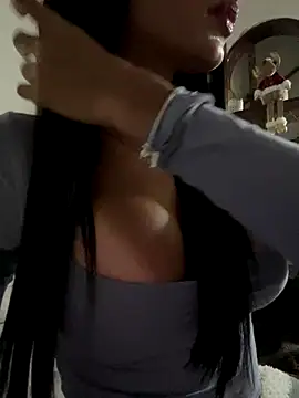 Snapshot of Lolitacooper chatting on 12-03-25, 01:35 Lolitacooper online show from 12-03-25, 01:35