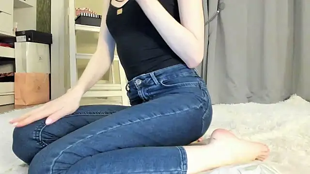 Snapshot of Baby_Jewel chatting on 10-19-25, 10:16 Baby Jewel online show from 10-19-25, 10:16