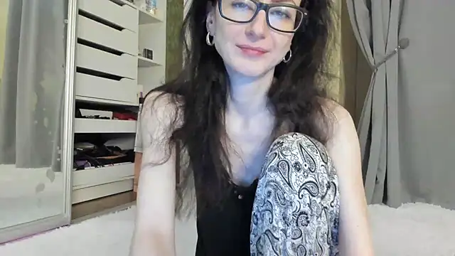 Snapshot of Baby_Jewel chatting on 10-28-25, 11:14 Baby Jewel online show from 10-28-25, 11:14