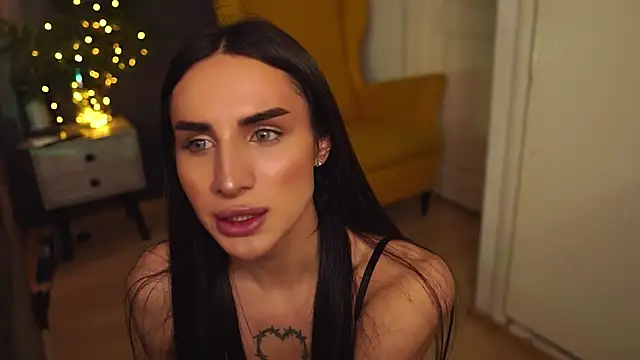 Kim Oberlin  online show from 12-22-24, 04:48