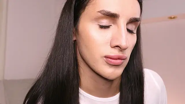 Kim Oberlin  online show from 09-16-25, 01:23