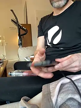 Snapshot of Gilgamesch1704 chatting on 01-29-25, 02:53 Gilgamesch1704 online show from 01-29-25, 02:53