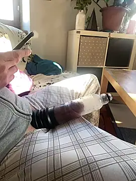 Snapshot of Gilgamesch1704 chatting on 02-18-25, 09:43 Gilgamesch1704 online show from 02-18-25, 09:43