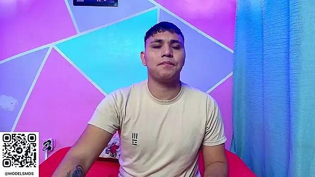 couple lovelyds online show from 01-08-26, 08:33