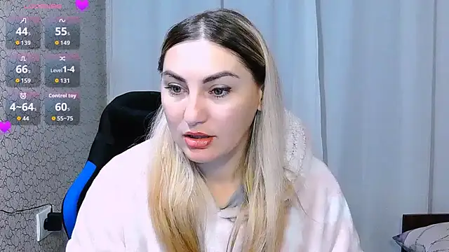 Snapshot of JaneLaJewel chatting on 10-31-25, 09:16 JaneLaJewel online show from 10-31-25, 09:16