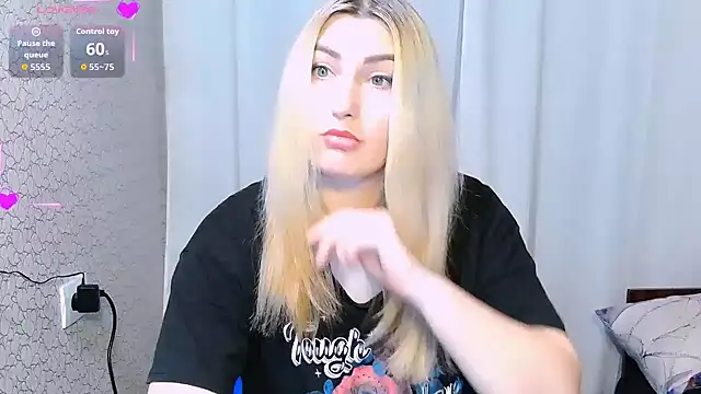 Snapshot of JaneLaJewel chatting on 11-13-25, 07:24 JaneLaJewel online show from 11-13-25, 07:24