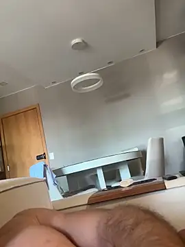 Snapshot of gabrielc27 chatting on 09-24-25, 04:21 gabrielc27 online show from 09-24-25, 04:21