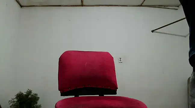Snapshot of fernandez_latinblackk chatting on 12-18-24, 05:04 fernandez latinblackk online show from 12-18-24, 05:04