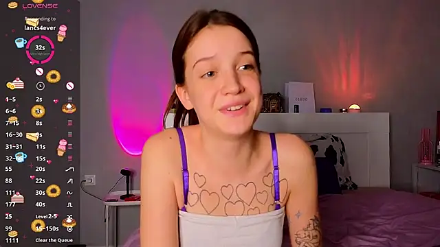 Snapshot of Sweet_Evva chatting on 11-10-25, 05:34 Sweet Evva online show from 11-10-25, 05:34