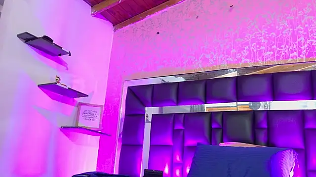 Sofia martiin online show from 10-21-25, 03:07