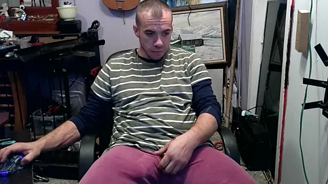 Snapshot of ScubaStevex chatting on 11-13-25, 09:14 ScubaStevex online show from 11-13-25, 09:14