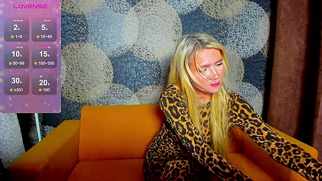 Luna  Lewis online show from 12-02-24, 11:12