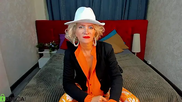 Snapshot of Luna__Lewis chatting on 02-17-26, 09:39 Luna Lewis online show from 02-17-26, 09:39