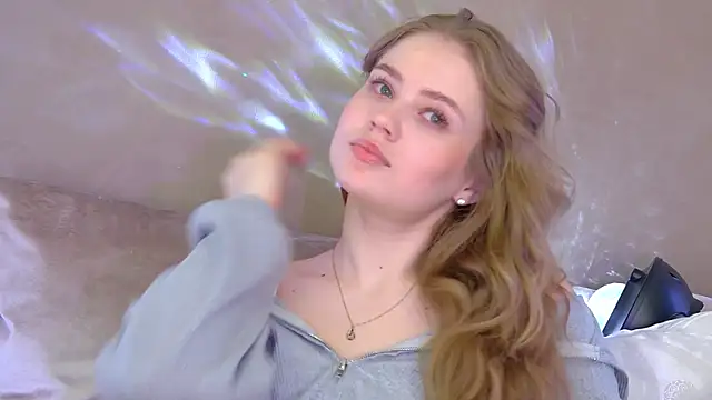 SelinSwarovski online show from 10-22-25, 05:13