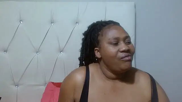 AuntyBigMadam87 online show from 09-13-25, 07:02