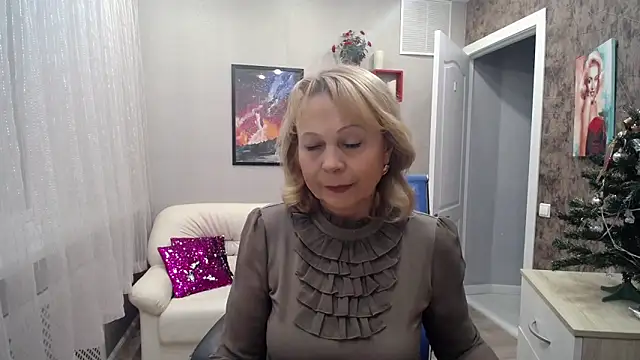 Milla Cutie18 online show from 12-25-24, 05:37