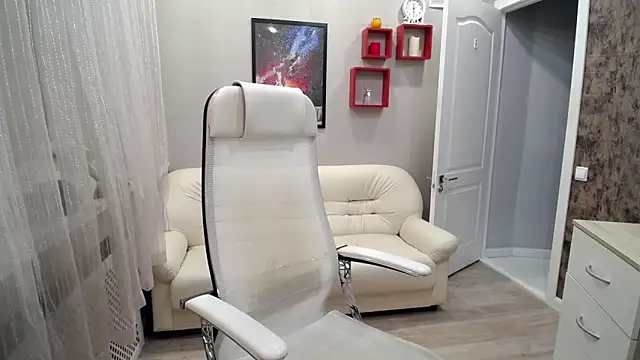 Milla Cutie18 online show from 12-05-25, 06:44