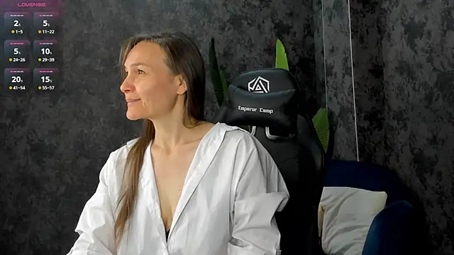 Lillian White online show from 10-10-25, 11:59