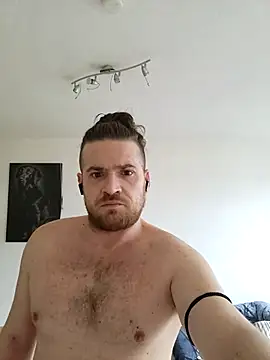 Snapshot of niceguy91xx chatting on 01-06-25, 12:02 niceguy91xx online show from 01-06-25, 12:02