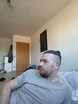 Snapshot of niceguy91xx chatting on 03-19-25, 07:18 niceguy91xx online show from 03-19-25, 07:18